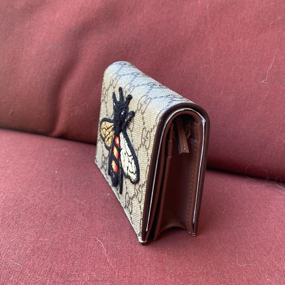 Gucci Beige Bee Embroidered Canvas & Leather small Day Backpack & Wallet - Picture 7 of 12